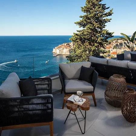 Lodge Luxury *