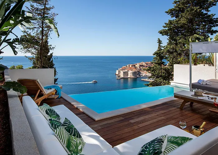 Luxury Lodge